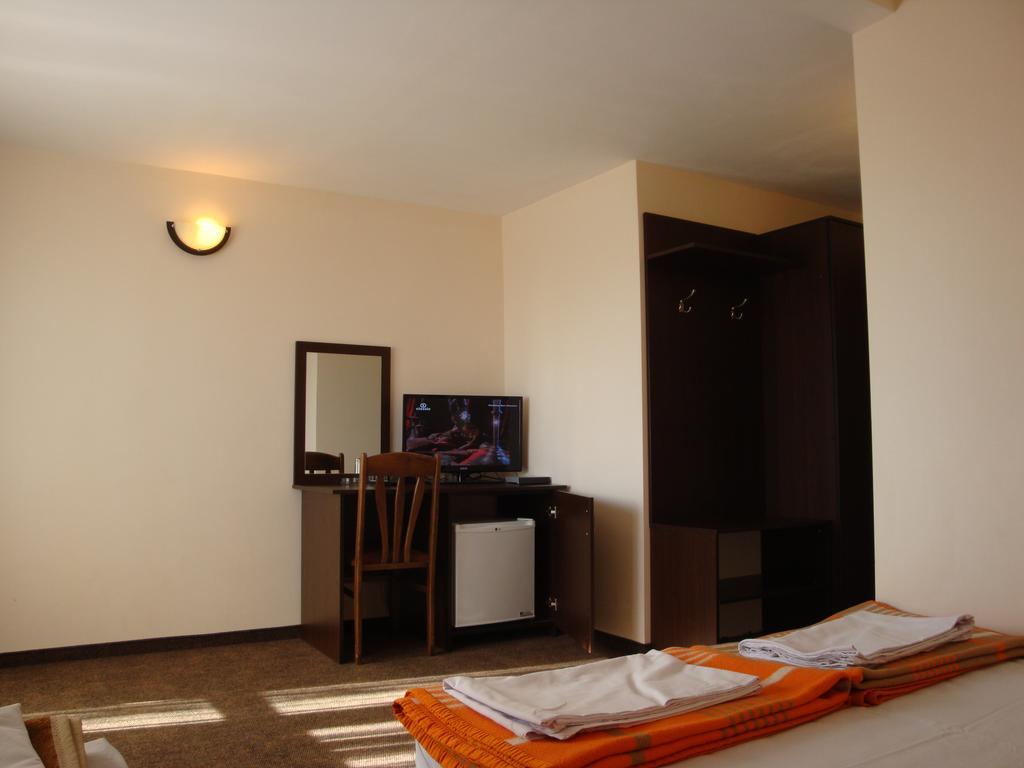 Family Hotel Diana Lyaskovo  Exterior foto